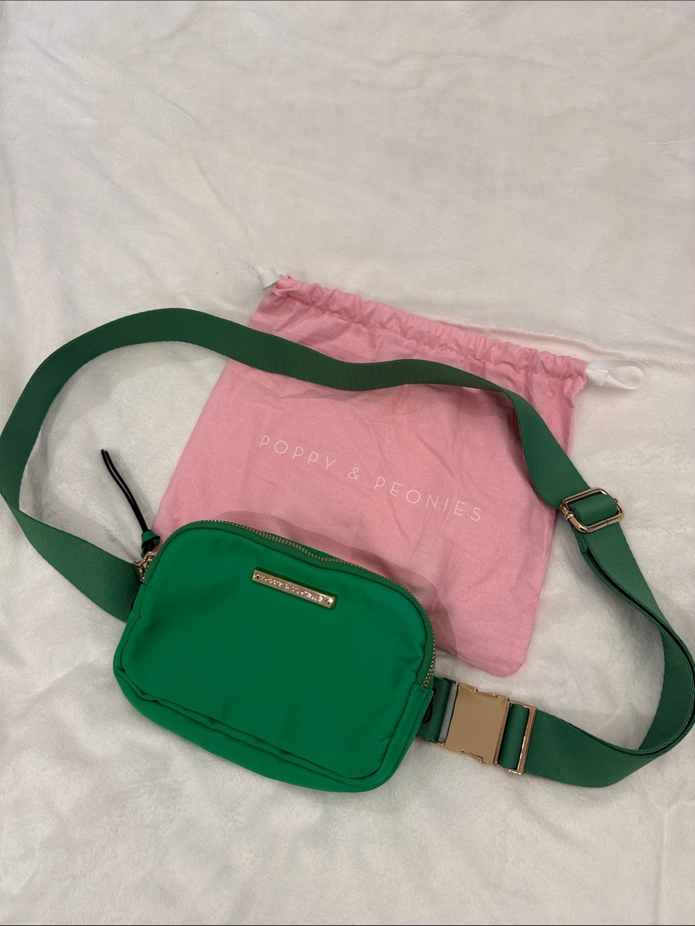 Poppy & Peonies ON THE RUN Green Crossbody Belt Bag Fanny Pack Like New